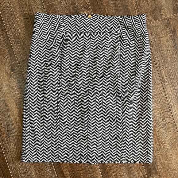 MICHAEL Michael Kors Dresses & Skirts - Michael Kors Black & White Pencil Skirt Small